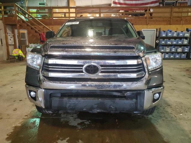 Photo 4 VIN: 5TFRW5F12HX220200 - TOYOTA TUNDRA DOU 