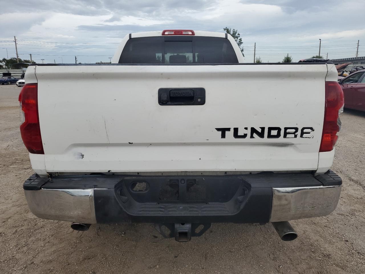 Photo 5 VIN: 5TFRW5F15GX195677 - TOYOTA TUNDRA 