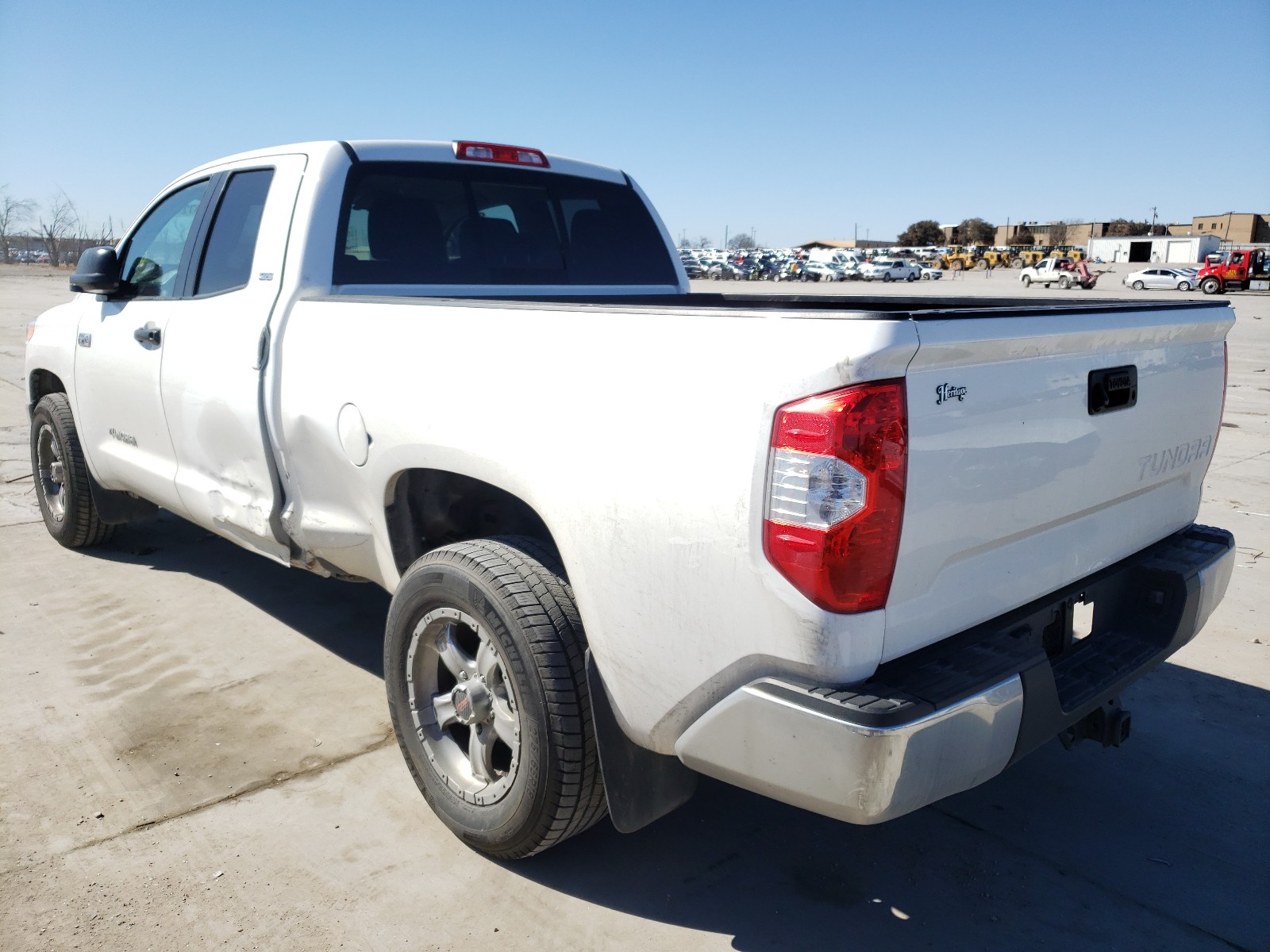 Photo 2 VIN: 5TFRW5F16GX194425 - TOYOTA TUNDRA DOU 