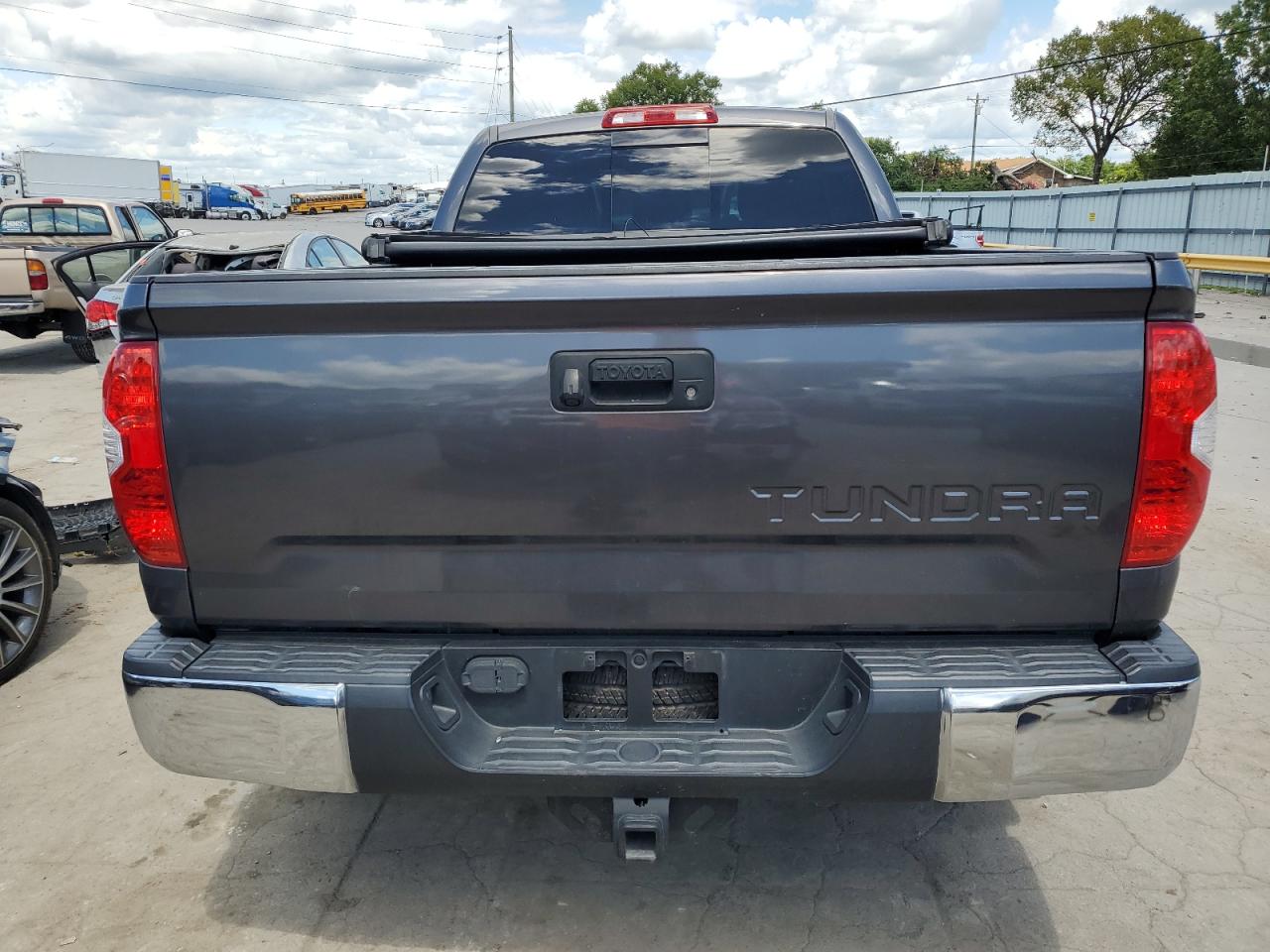 Photo 5 VIN: 5TFRW5F17GX201656 - TOYOTA TUNDRA 