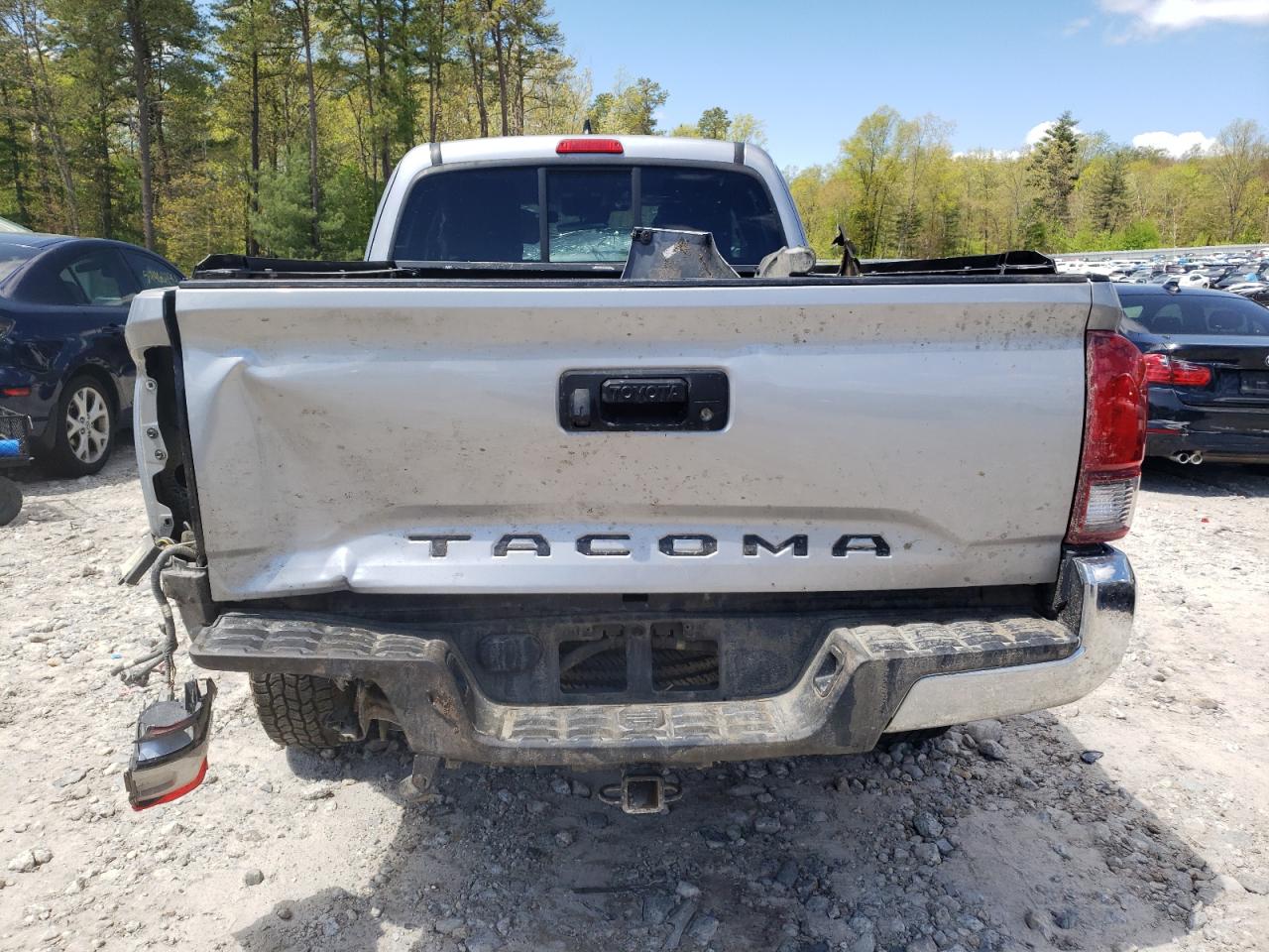 Photo 5 VIN: 5TFRX5GN0JX111674 - TOYOTA TACOMA 