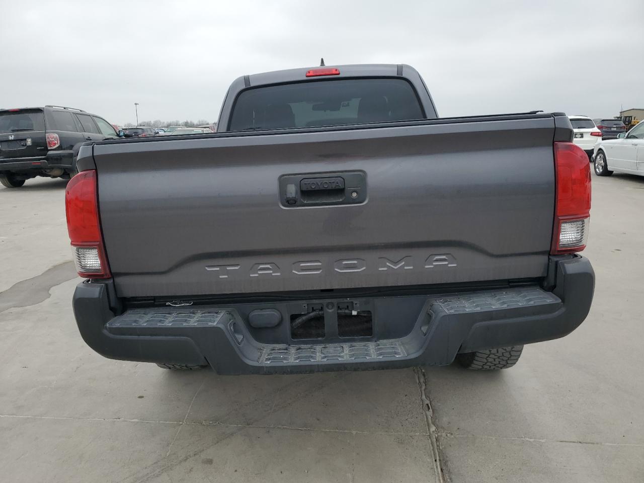 Photo 5 VIN: 5TFRX5GN1JX127284 - TOYOTA TACOMA 