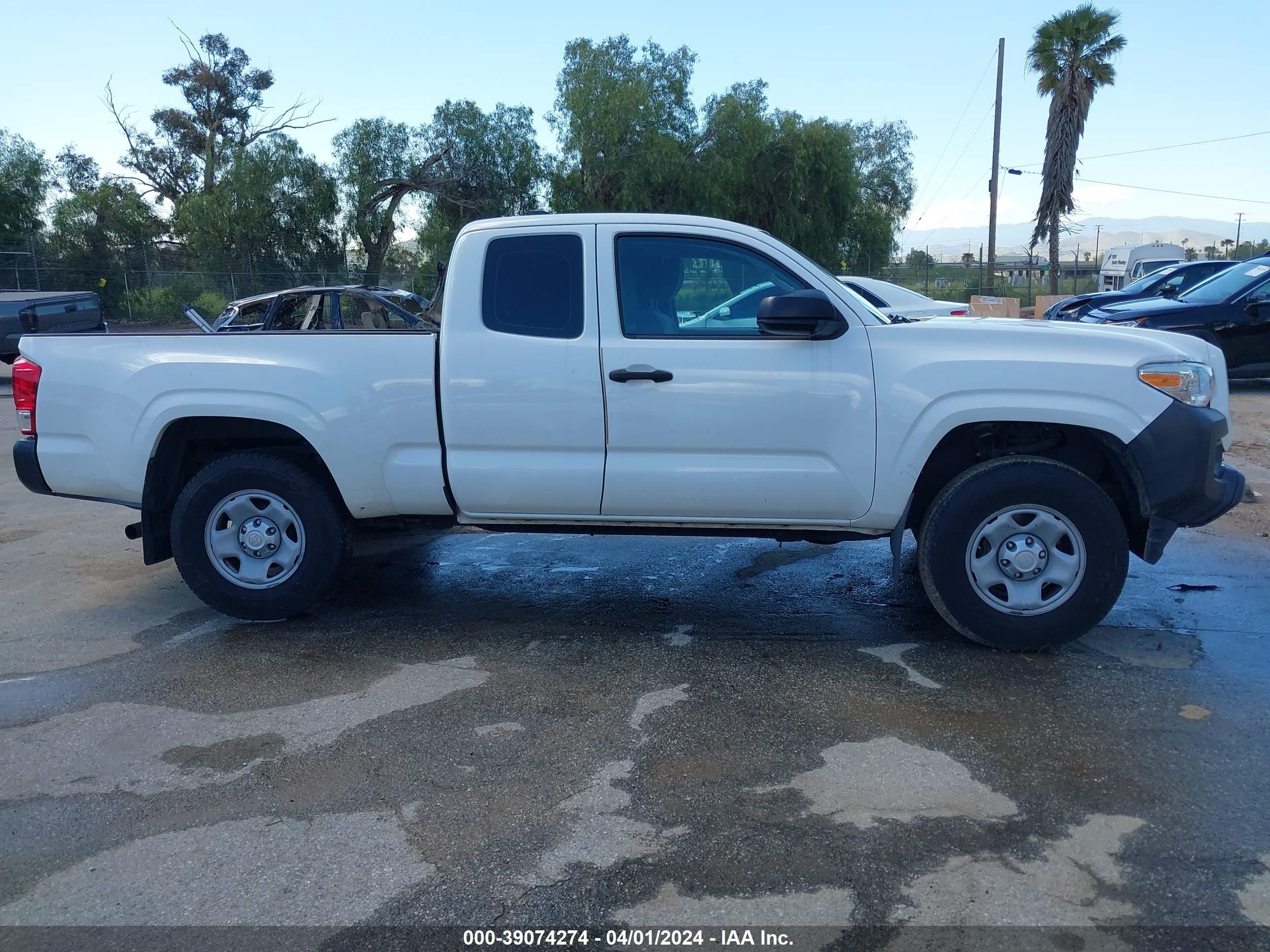 Photo 13 VIN: 5TFRX5GN3HX090278 - TOYOTA TACOMA 