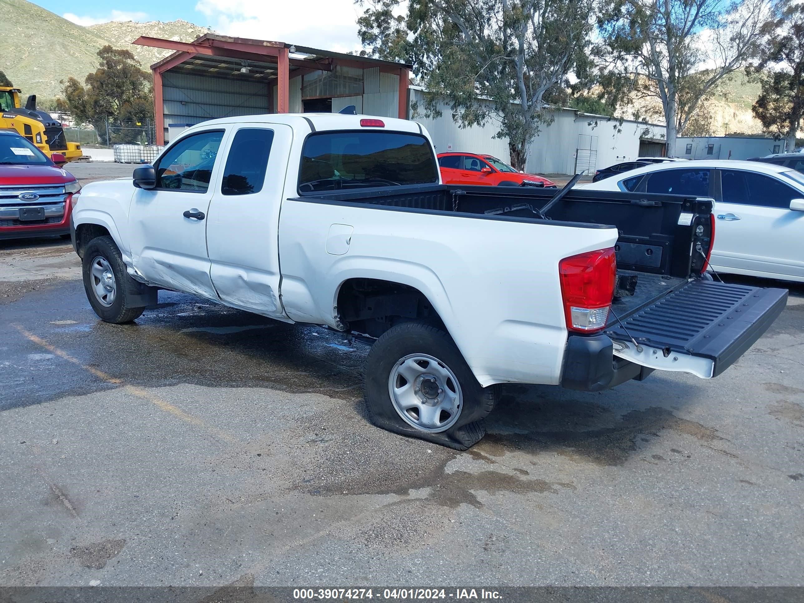 Photo 2 VIN: 5TFRX5GN3HX090278 - TOYOTA TACOMA 