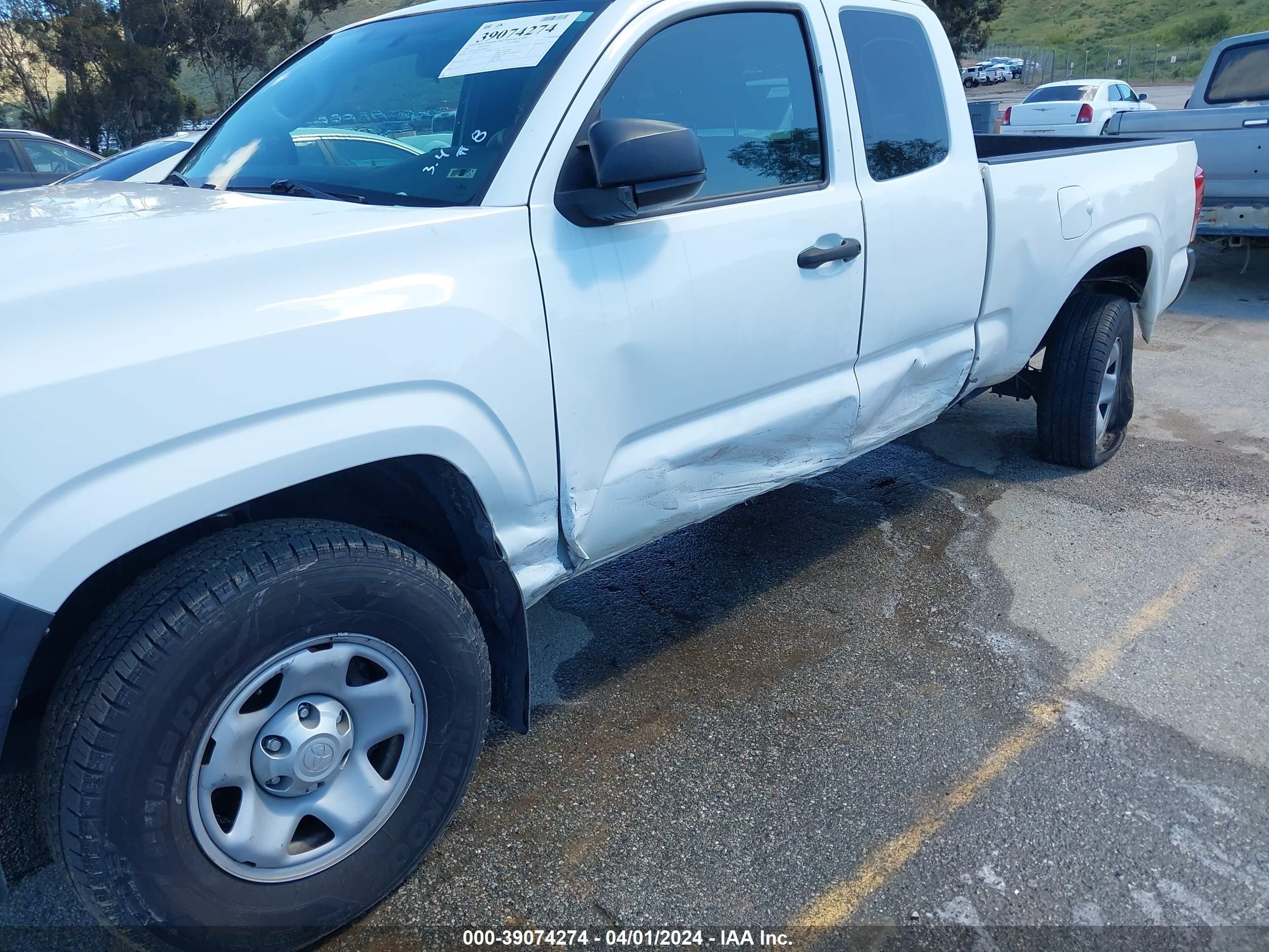 Photo 5 VIN: 5TFRX5GN3HX090278 - TOYOTA TACOMA 