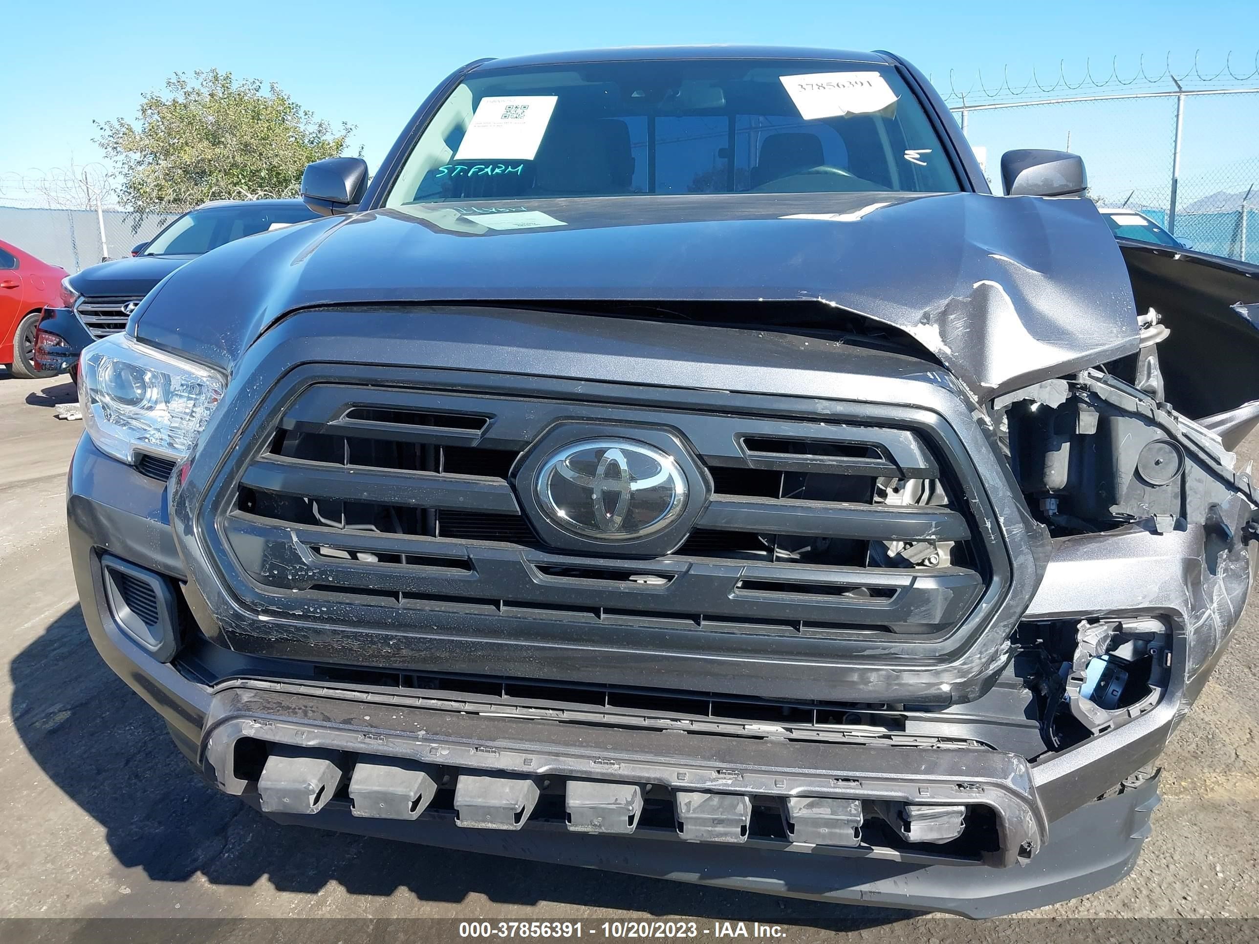 Photo 11 VIN: 5TFRX5GN3JX128758 - TOYOTA TACOMA 