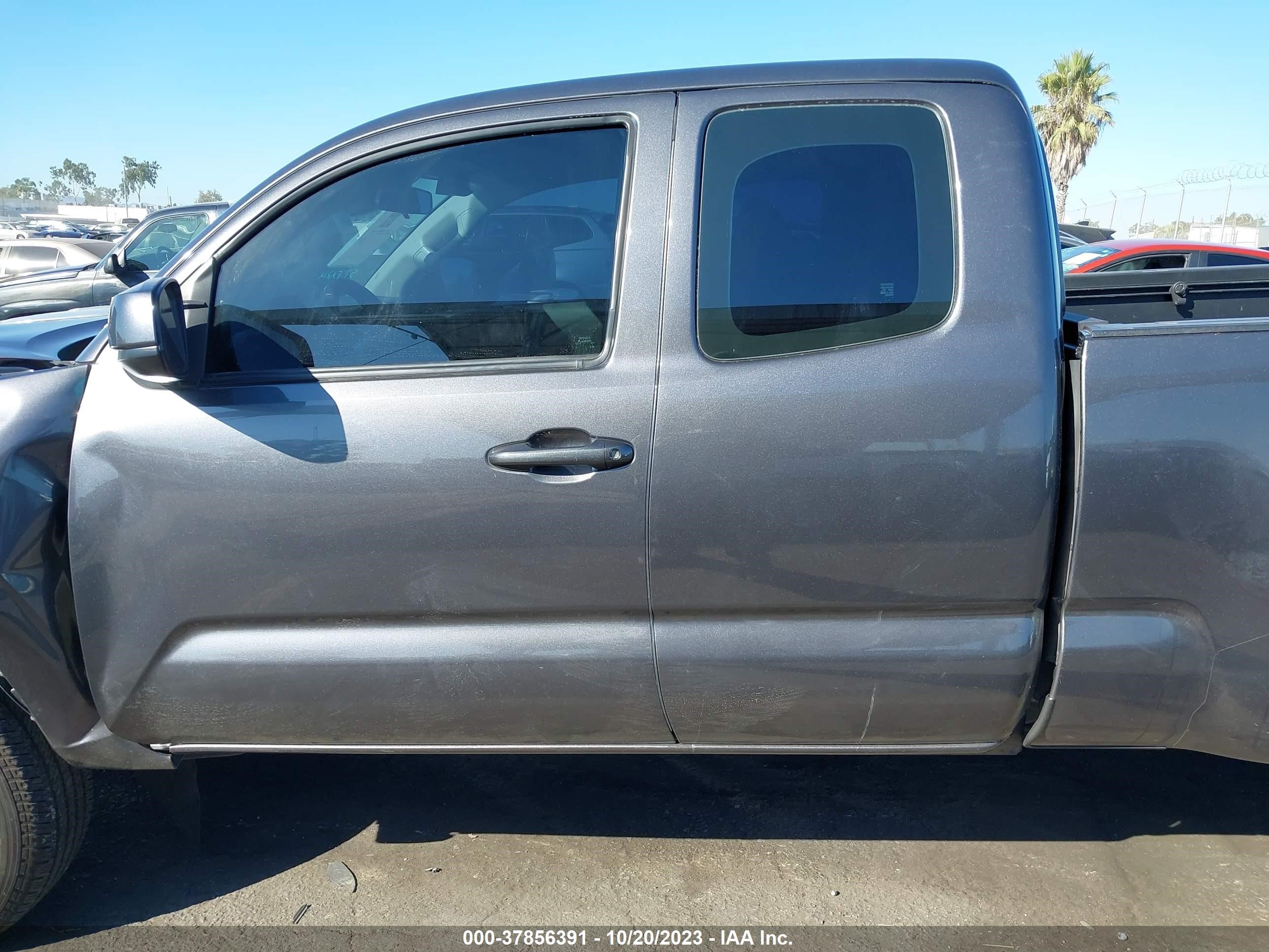 Photo 13 VIN: 5TFRX5GN3JX128758 - TOYOTA TACOMA 