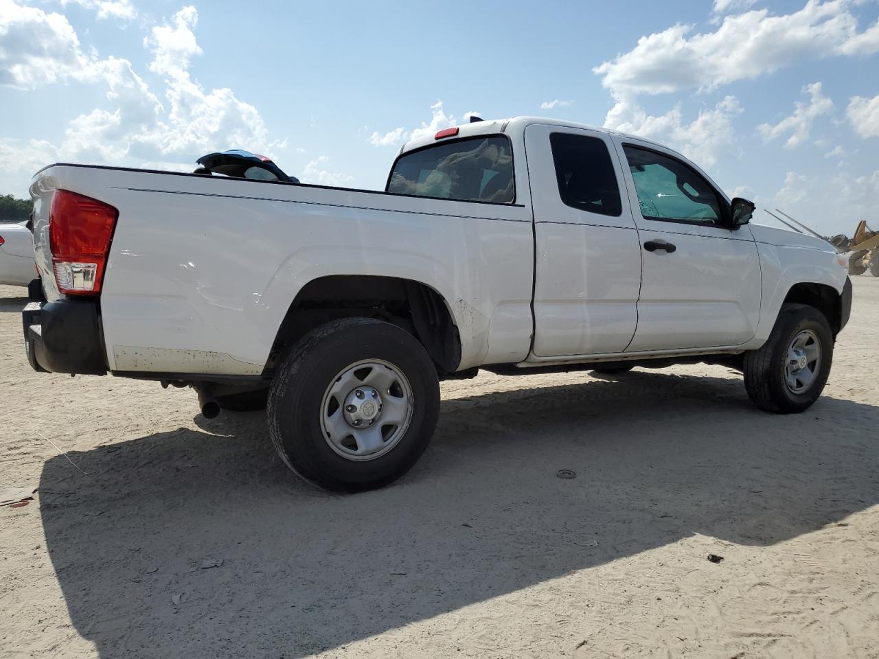 Photo 2 VIN: 5TFRX5GN4HX098566 - TOYOTA TACOMA 