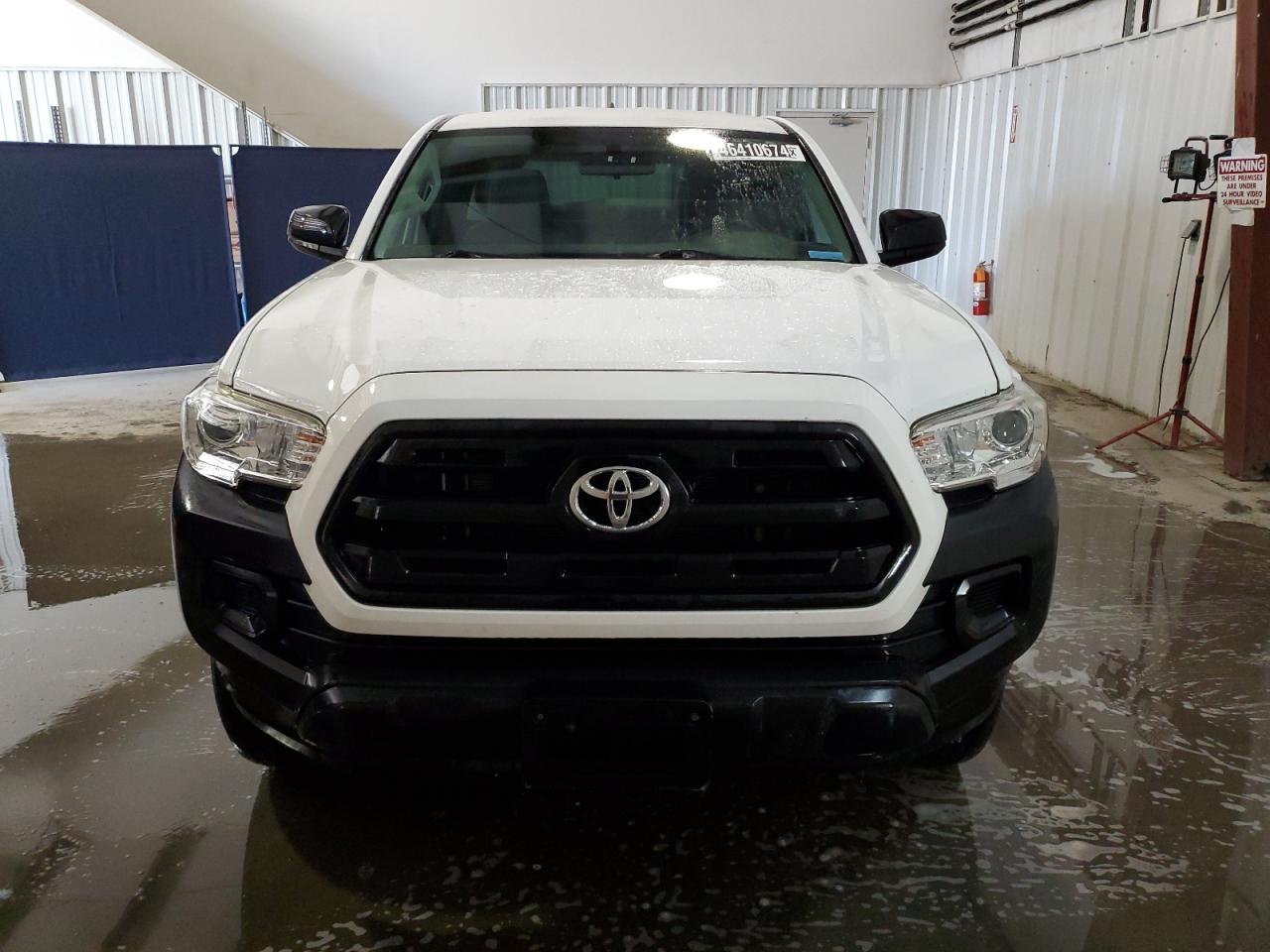 Photo 4 VIN: 5TFRX5GN5HX093456 - TOYOTA TACOMA 