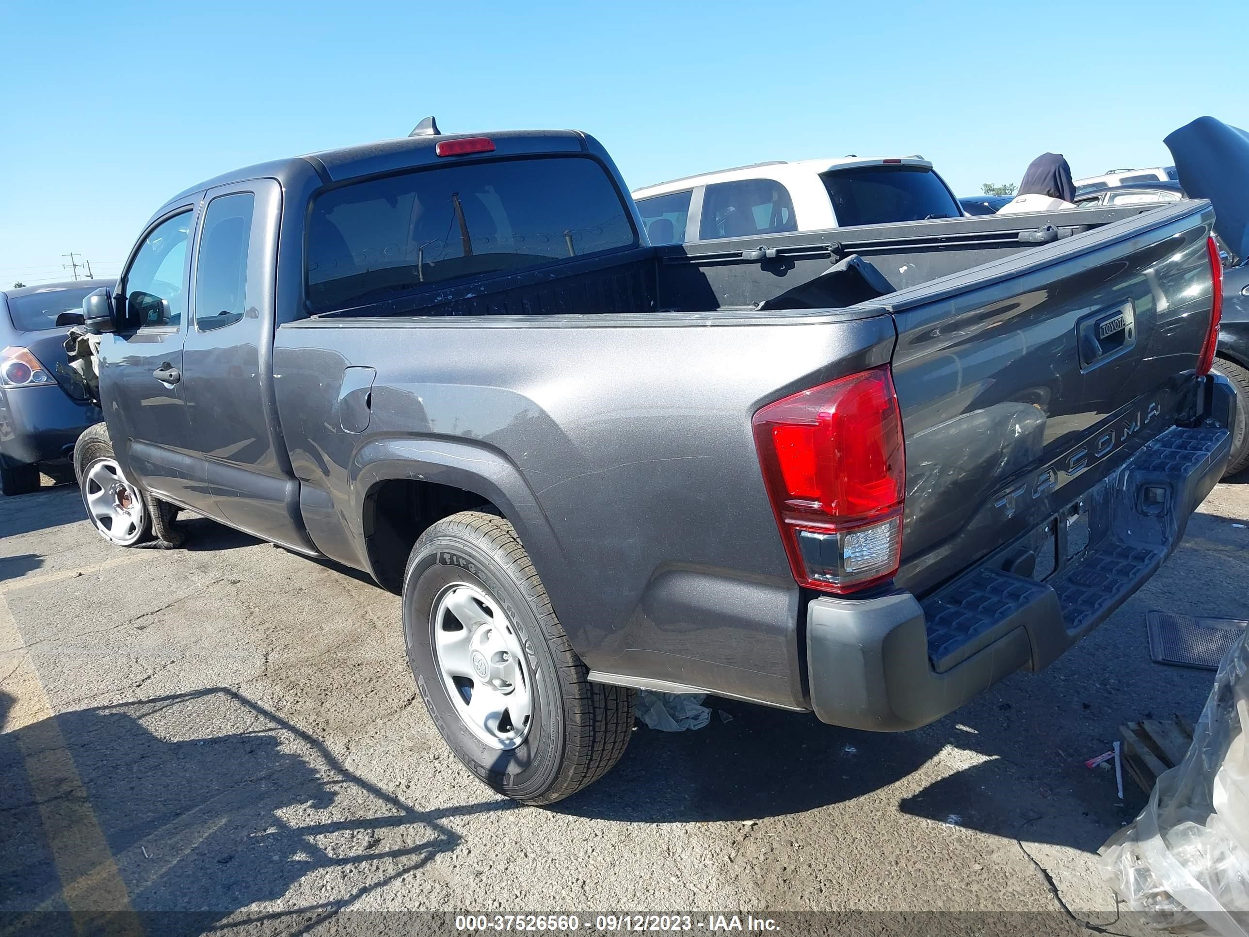 Photo 2 VIN: 5TFRX5GN5JX108642 - TOYOTA TACOMA 