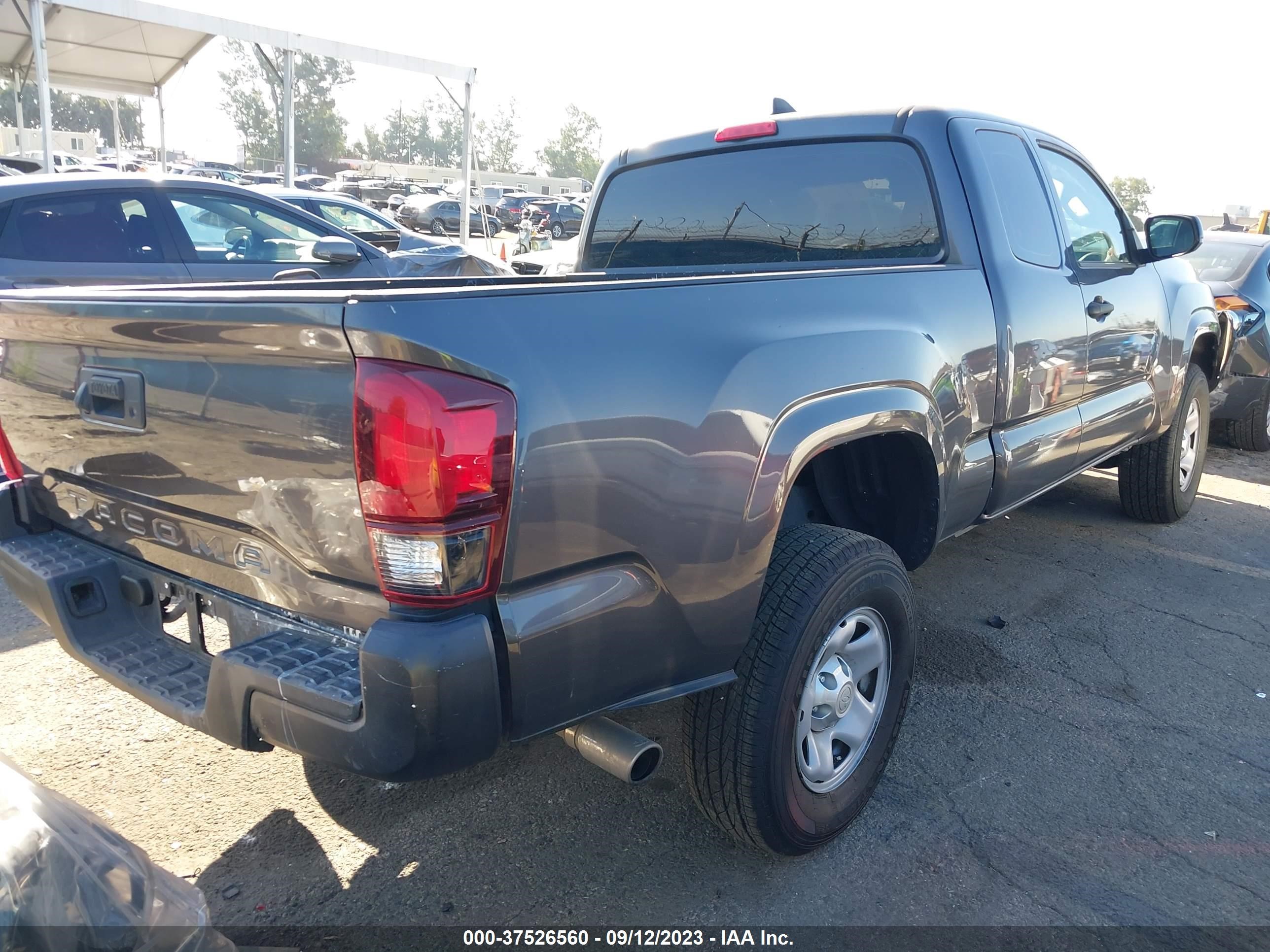 Photo 3 VIN: 5TFRX5GN5JX108642 - TOYOTA TACOMA 