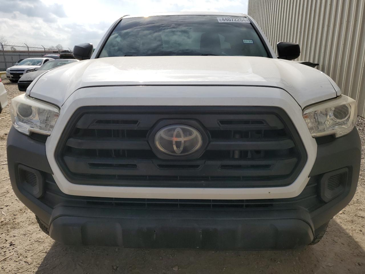 Photo 4 VIN: 5TFRX5GN5JX109080 - TOYOTA TACOMA 