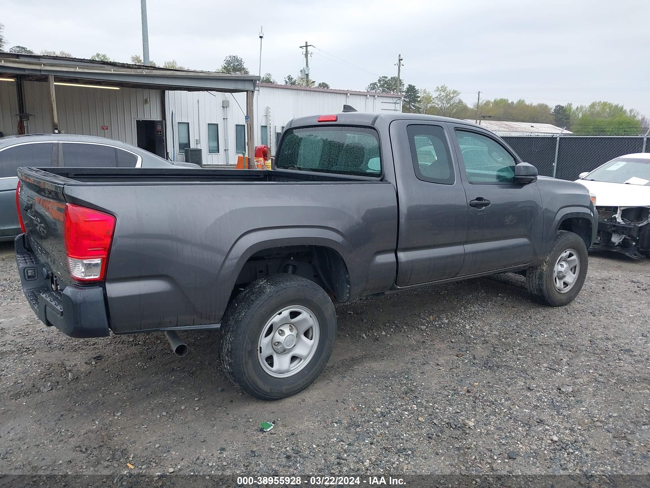 Photo 3 VIN: 5TFRX5GN6HX074219 - TOYOTA TACOMA 