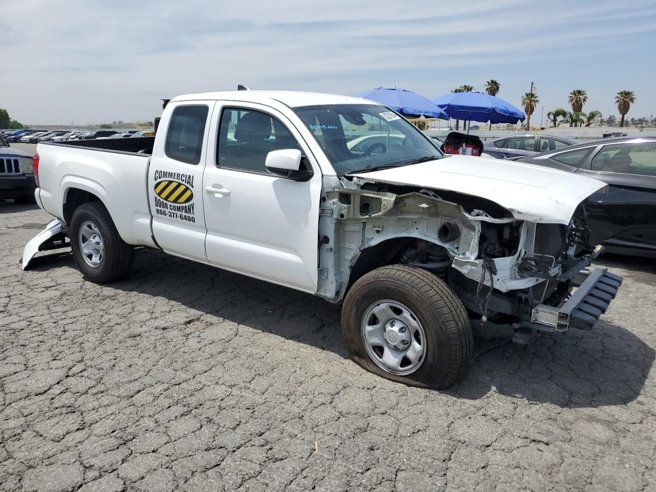 Photo 3 VIN: 5TFRX5GN9JX104836 - TOYOTA TACOMA 