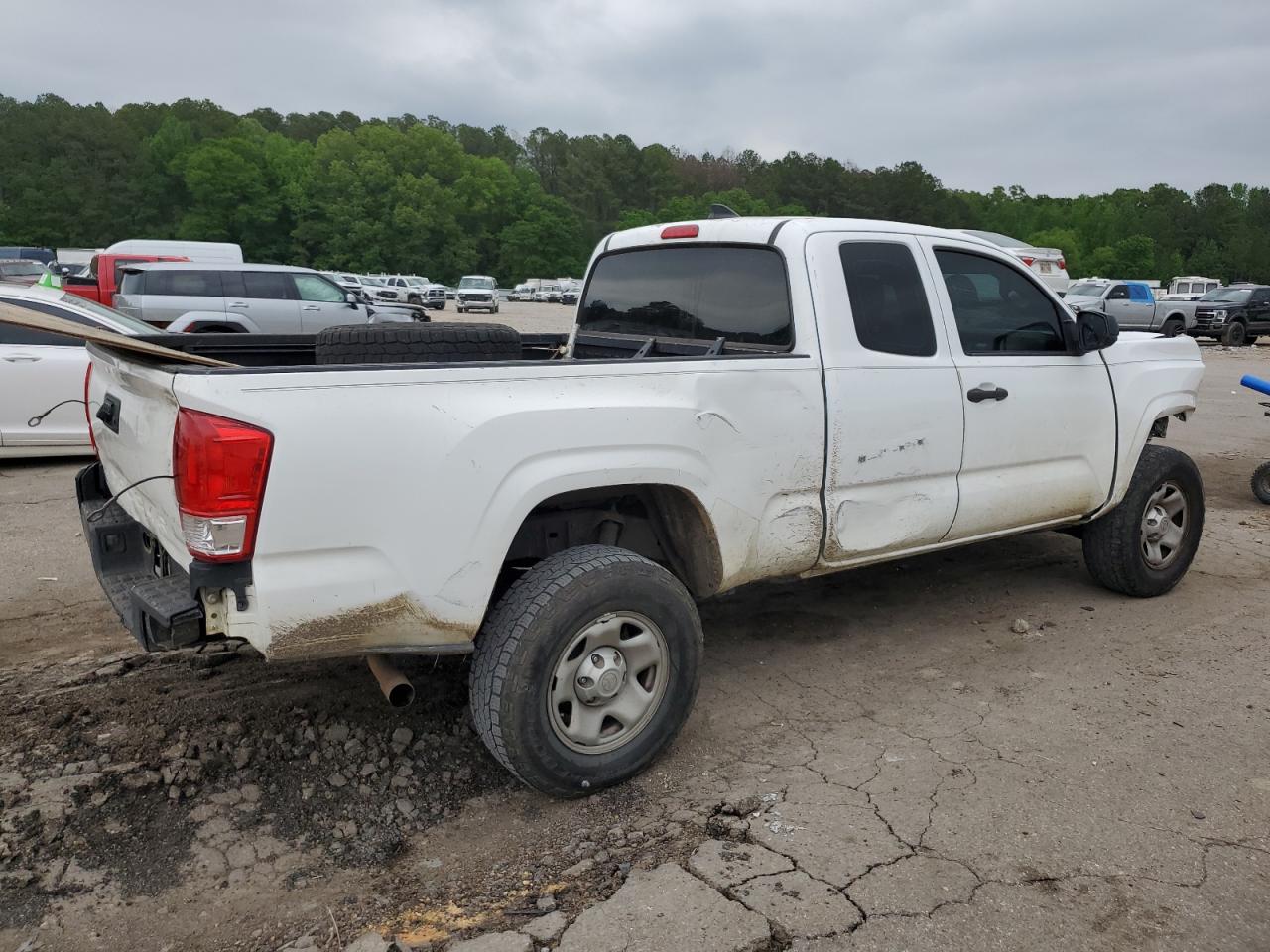 Photo 2 VIN: 5TFRX5GNXHX077883 - TOYOTA TACOMA 