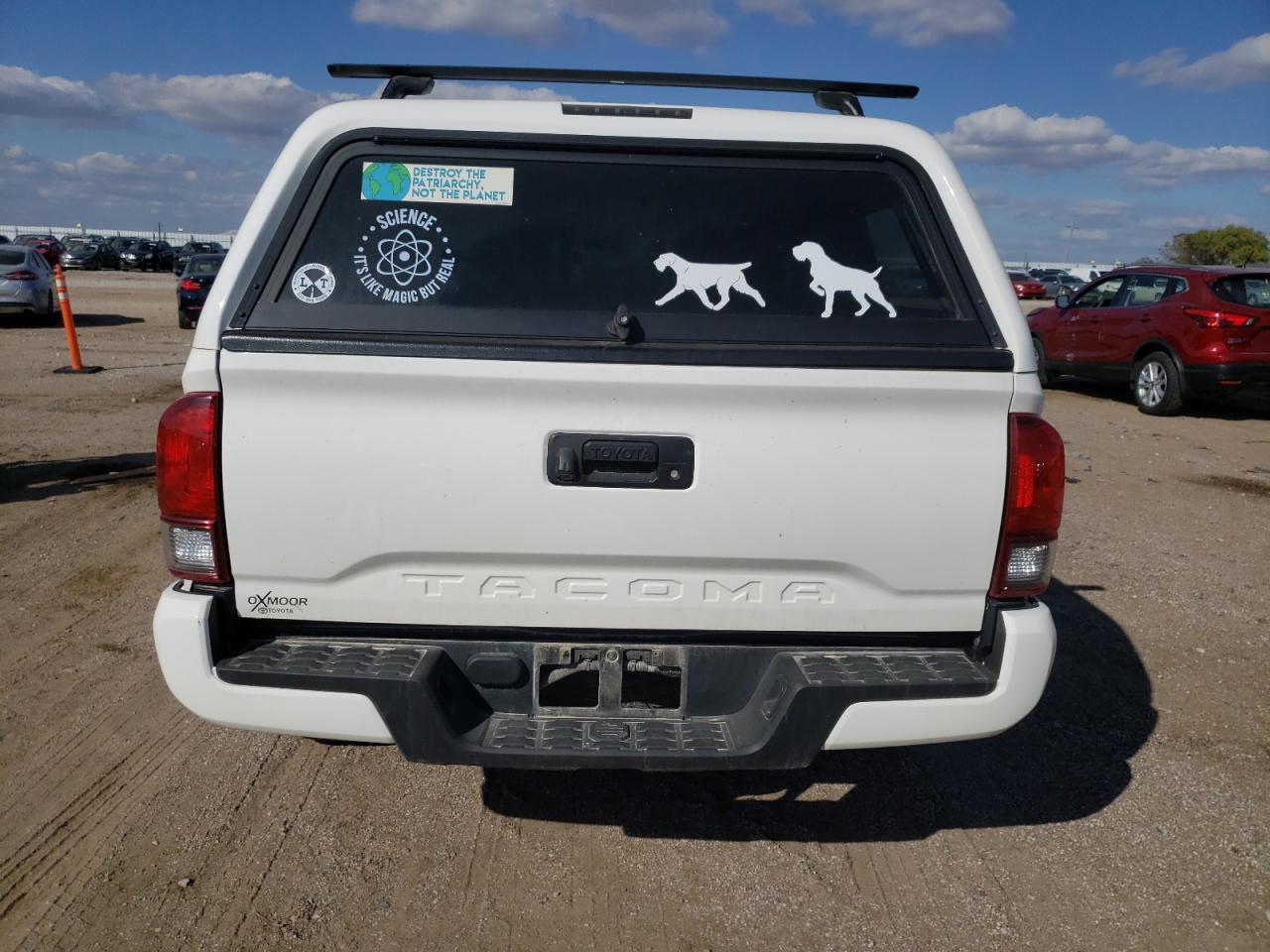 Photo 5 VIN: 5TFRX5GNXKX146983 - TOYOTA TACOMA 