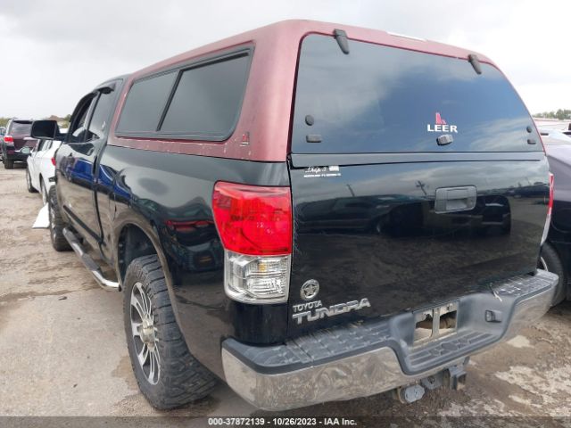 Photo 2 VIN: 5TFRY5F10CX118817 - TOYOTA TUNDRA 