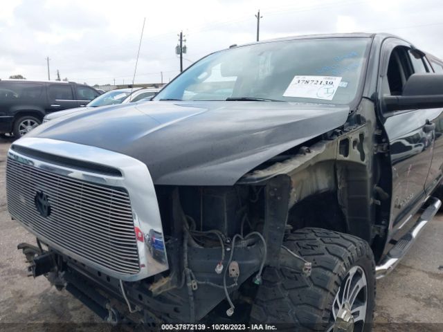 Photo 9 VIN: 5TFRY5F10CX118817 - TOYOTA TUNDRA 