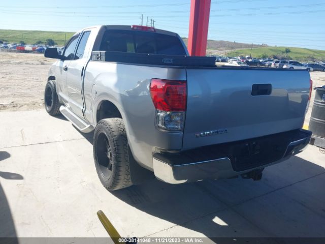 Photo 2 VIN: 5TFRY5F11AX074677 - TOYOTA TUNDRA 