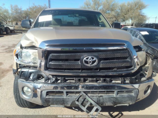 Photo 5 VIN: 5TFRY5F11AX075831 - TOYOTA TUNDRA 2WD TRUCK 