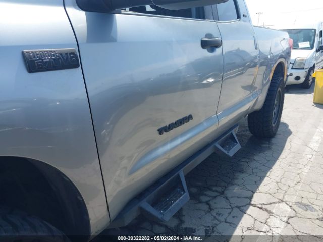 Photo 5 VIN: 5TFRY5F11AX080480 - TOYOTA TUNDRA 