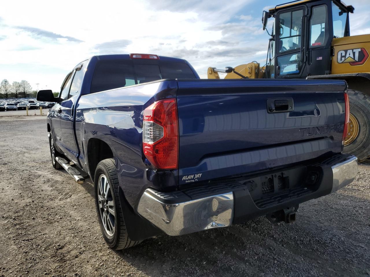 Photo 2 VIN: 5TFRY5F11EX156947 - TOYOTA TUNDRA 