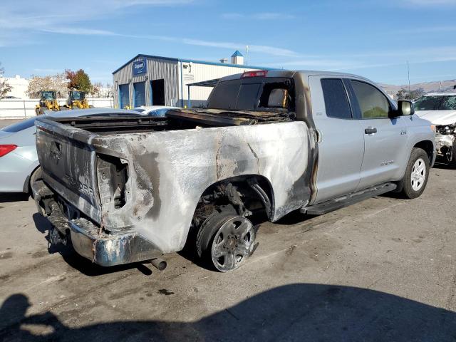 Photo 2 VIN: 5TFRY5F11GX210251 - TOYOTA TUNDRA DOU 