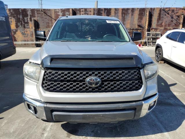 Photo 4 VIN: 5TFRY5F11JX239899 - TOYOTA TUNDRA DOU 