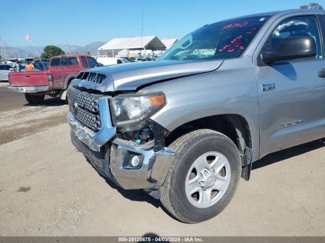 Photo 5 VIN: 5TFRY5F11JX239899 - TOYOTA TUNDRA DOU 