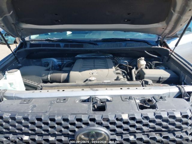 Photo 9 VIN: 5TFRY5F11JX239899 - TOYOTA TUNDRA DOU 