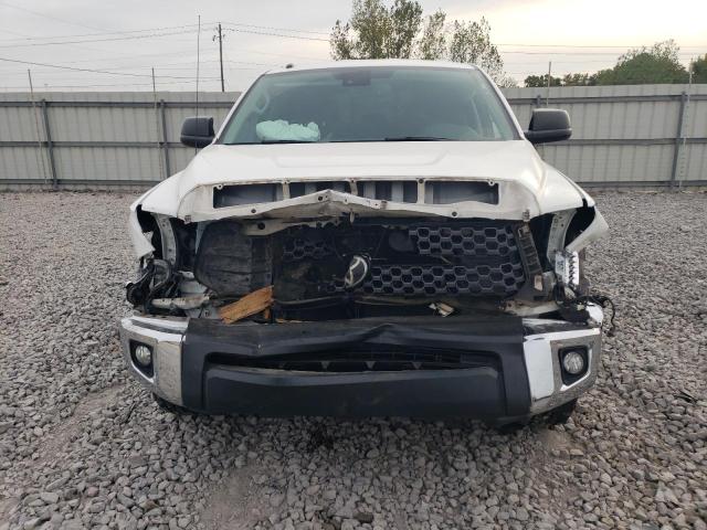 Photo 4 VIN: 5TFRY5F11KX244229 - TOYOTA TUNDRA 