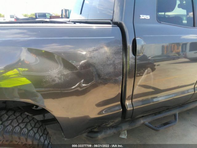 Photo 5 VIN: 5TFRY5F12BX110412 - TOYOTA TUNDRA 2WD TRUCK 