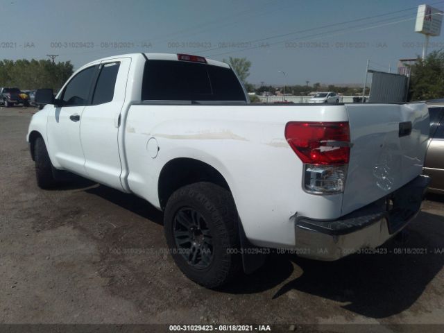 Photo 2 VIN: 5TFRY5F12CX131407 - TOYOTA TUNDRA 2WD TRUCK 