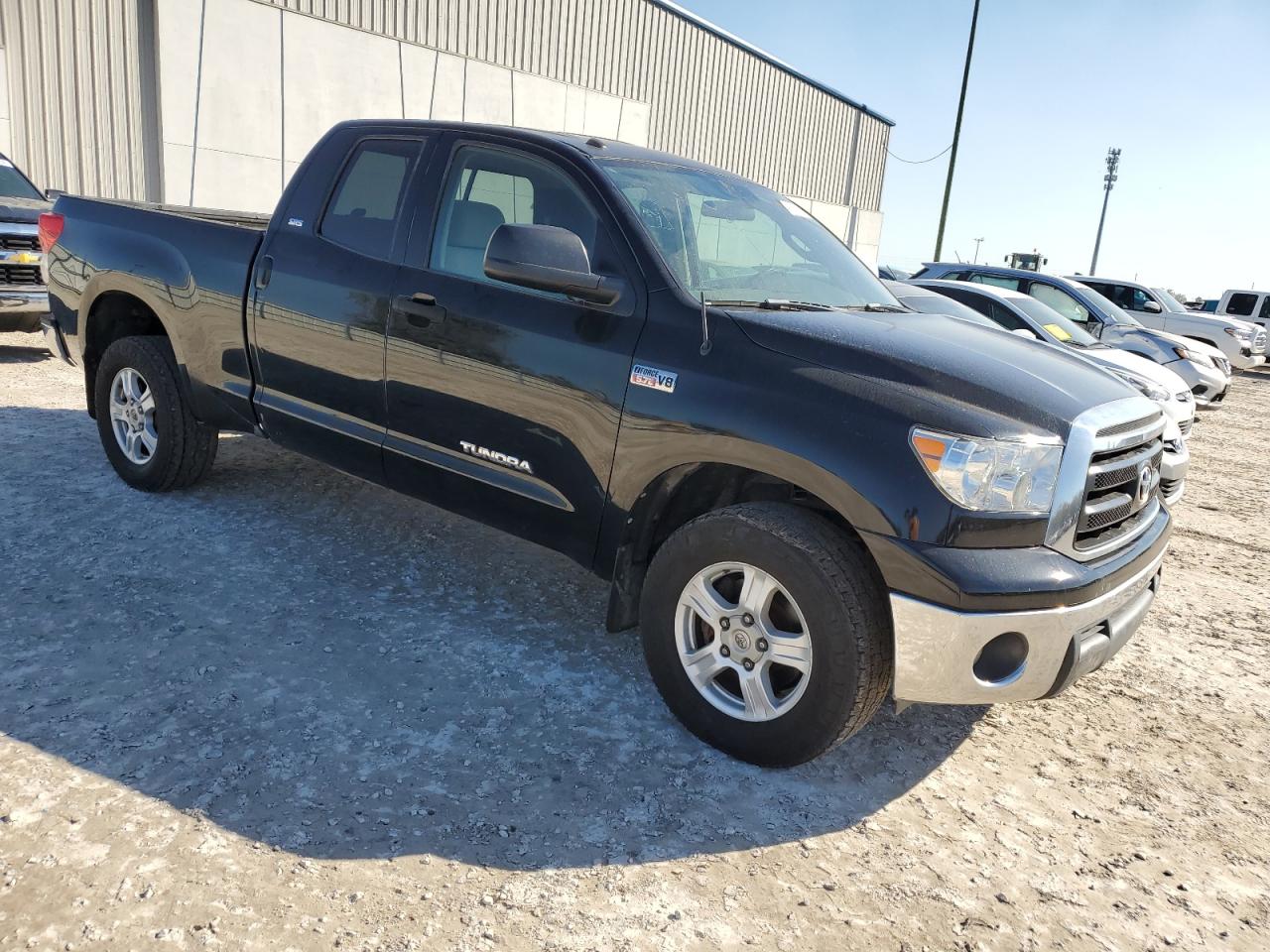 Photo 3 VIN: 5TFRY5F13AX086054 - TOYOTA TUNDRA 