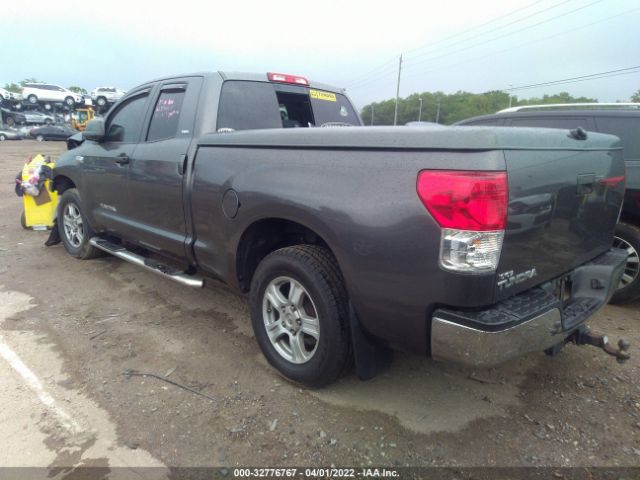 Photo 2 VIN: 5TFRY5F13BX107020 - TOYOTA TUNDRA 2WD TRUCK 