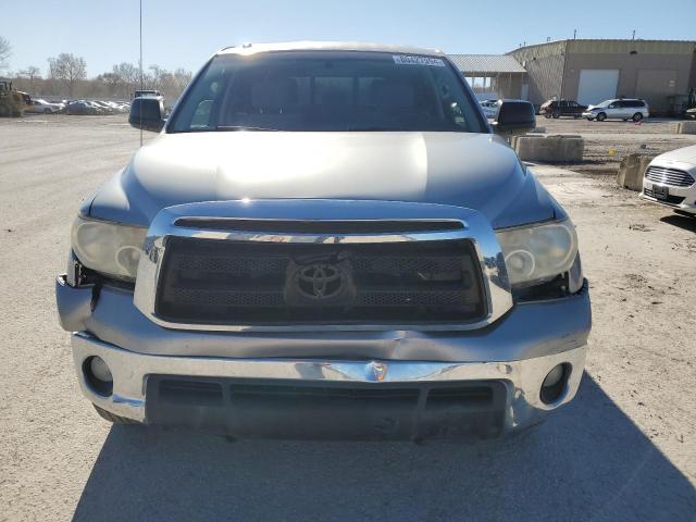 Photo 4 VIN: 5TFRY5F13BX115327 - TOYOTA TUNDRA DOU 