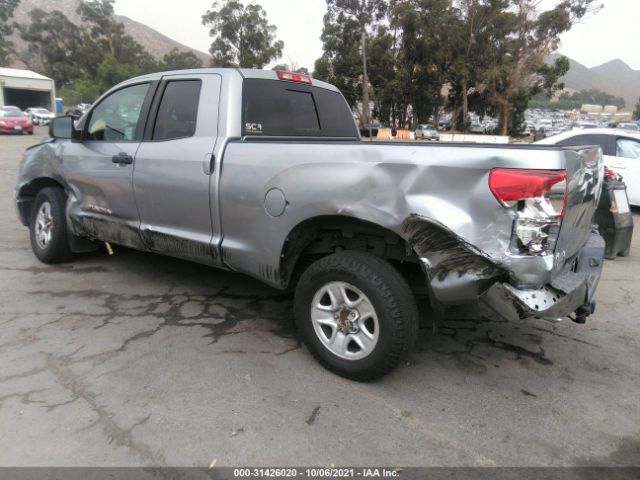 Photo 2 VIN: 5TFRY5F13DX136004 - TOYOTA TUNDRA 2WD TRUCK 