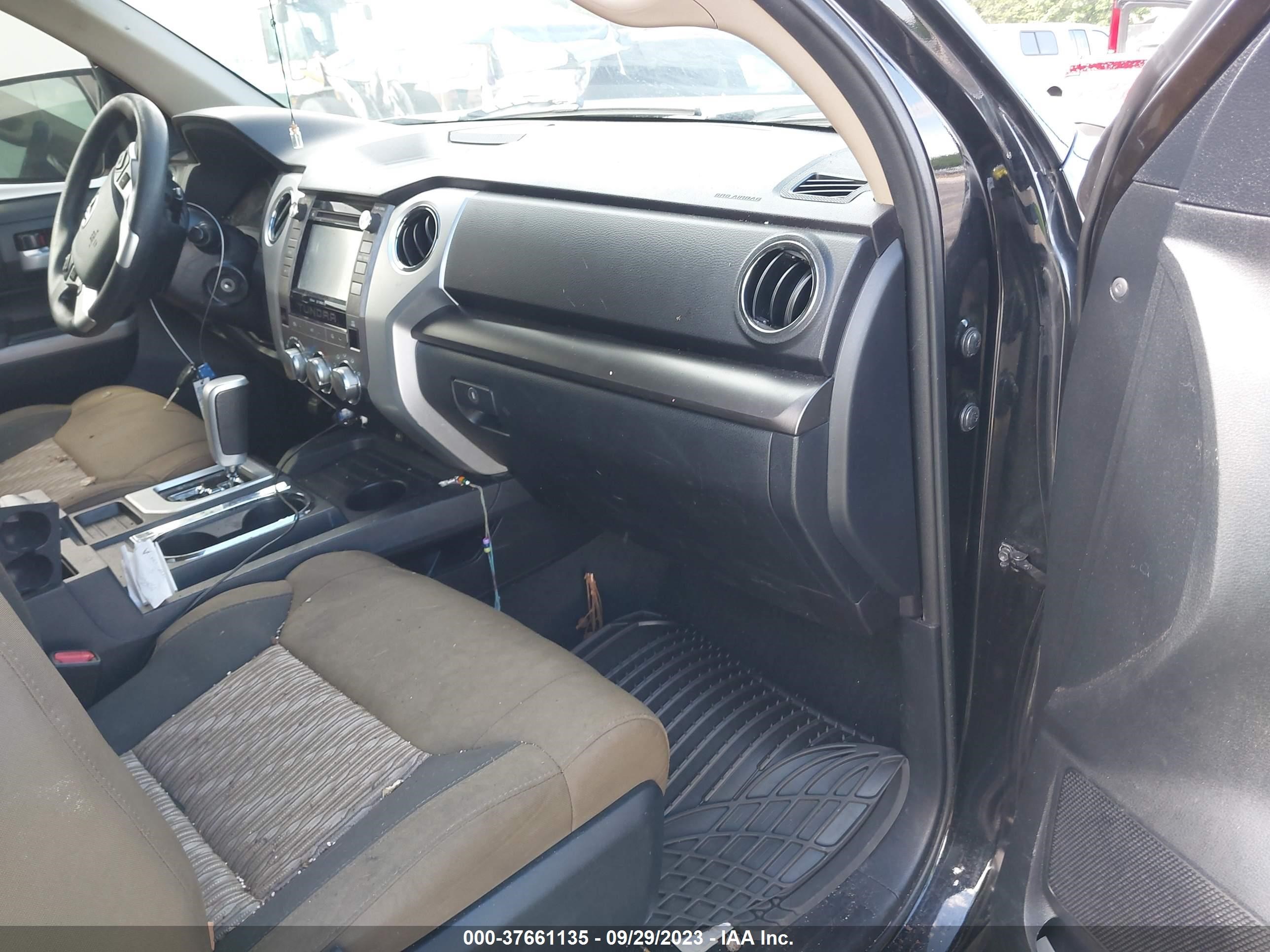 Photo 4 VIN: 5TFRY5F13JX236521 - TOYOTA TUNDRA 