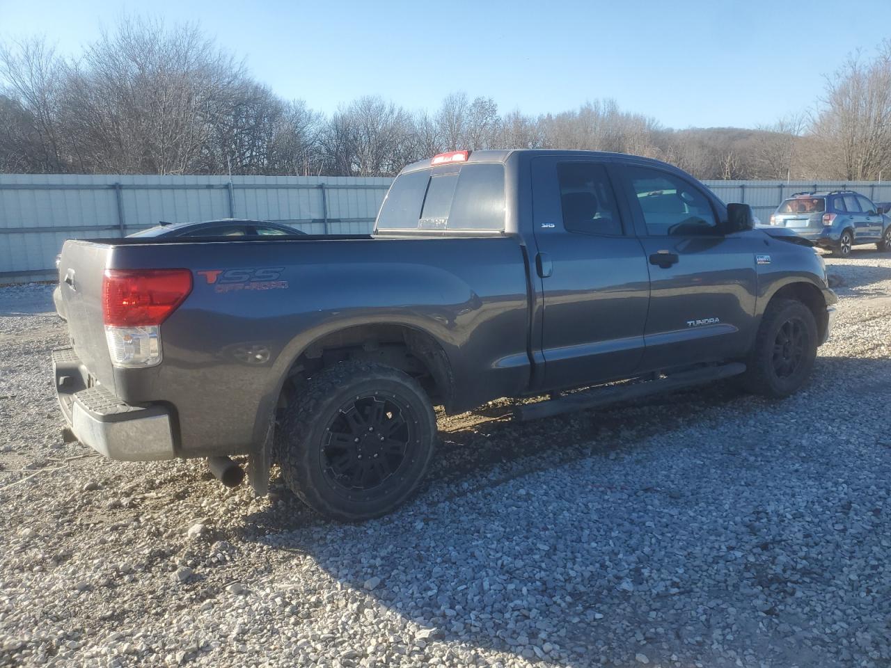 Photo 2 VIN: 5TFRY5F14DX139543 - TOYOTA TUNDRA 