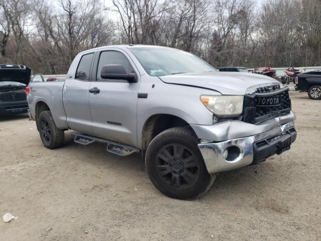 Photo 3 VIN: 5TFRY5F15AX081650 - TOYOTA TUNDRA 