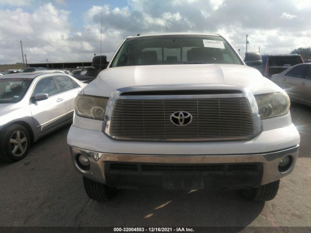 Photo 5 VIN: 5TFRY5F15BX104121 - TOYOTA TUNDRA 2WD TRUCK 