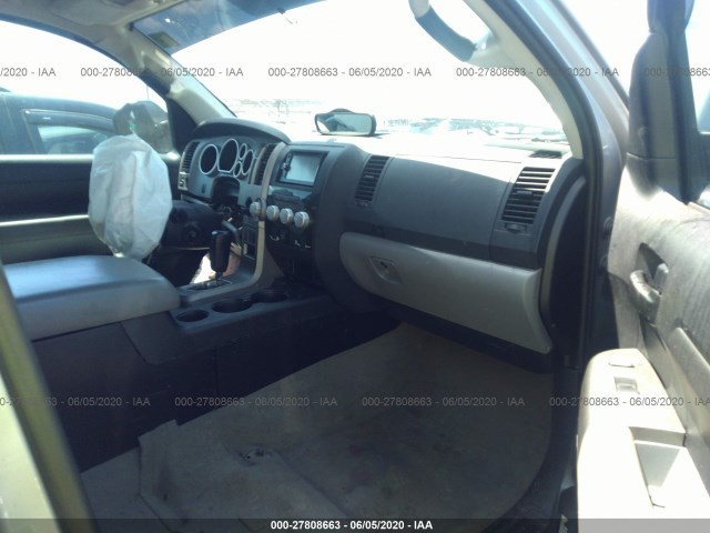 Photo 4 VIN: 5TFRY5F15BX107942 - TOYOTA TUNDRA 2WD TRUCK 