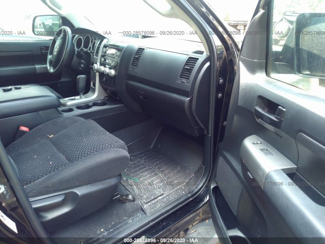 Photo 4 VIN: 5TFRY5F15BX113305 - TOYOTA TUNDRA 2WD TRUCK 