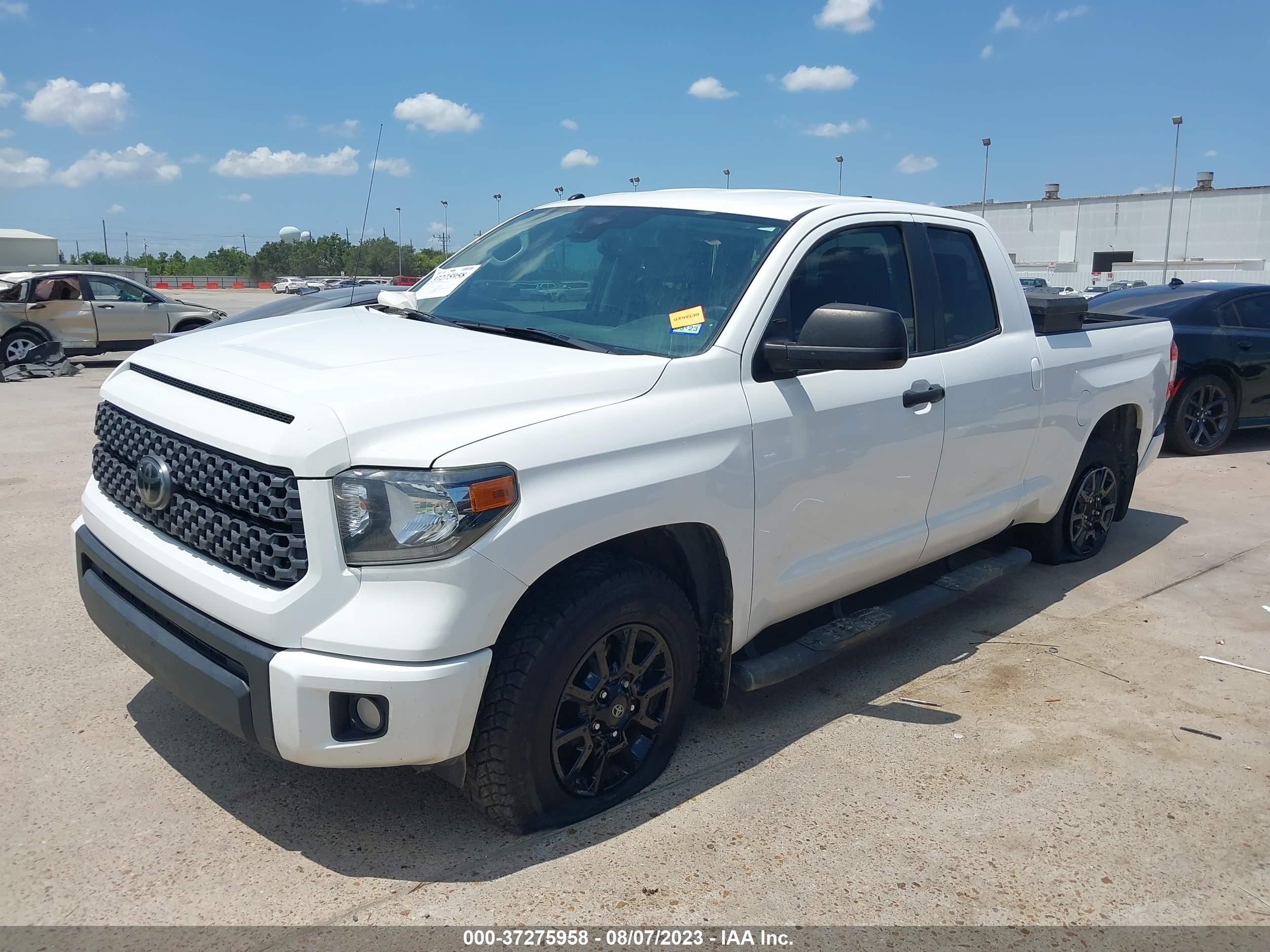 Photo 1 VIN: 5TFRY5F15KX245741 - TOYOTA TUNDRA 