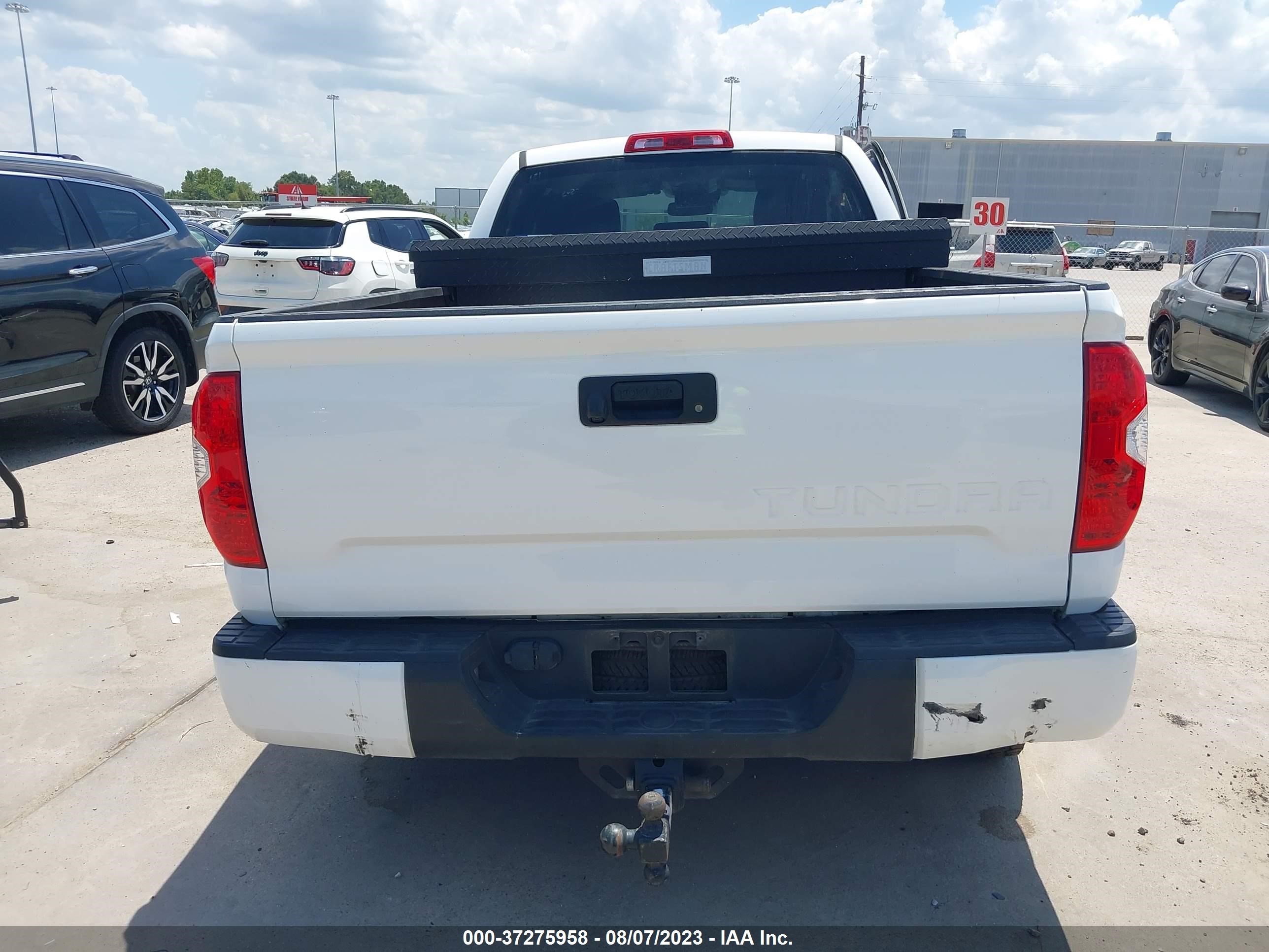 Photo 15 VIN: 5TFRY5F15KX245741 - TOYOTA TUNDRA 