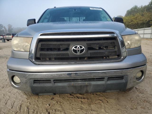 Photo 4 VIN: 5TFRY5F16BX109781 - TOYOTA TUNDRA DOU 