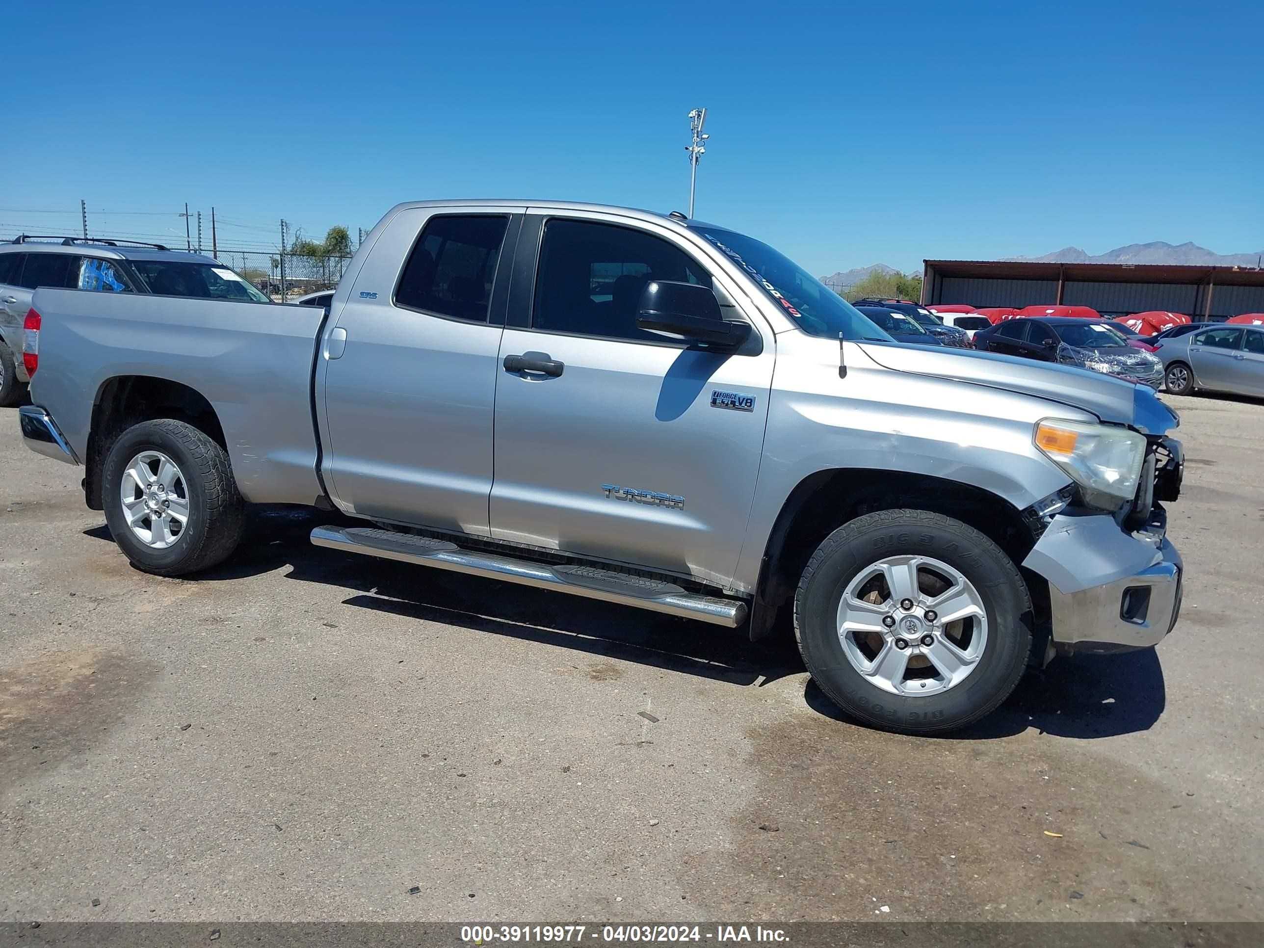 Photo 13 VIN: 5TFRY5F16EX158385 - TOYOTA TUNDRA 