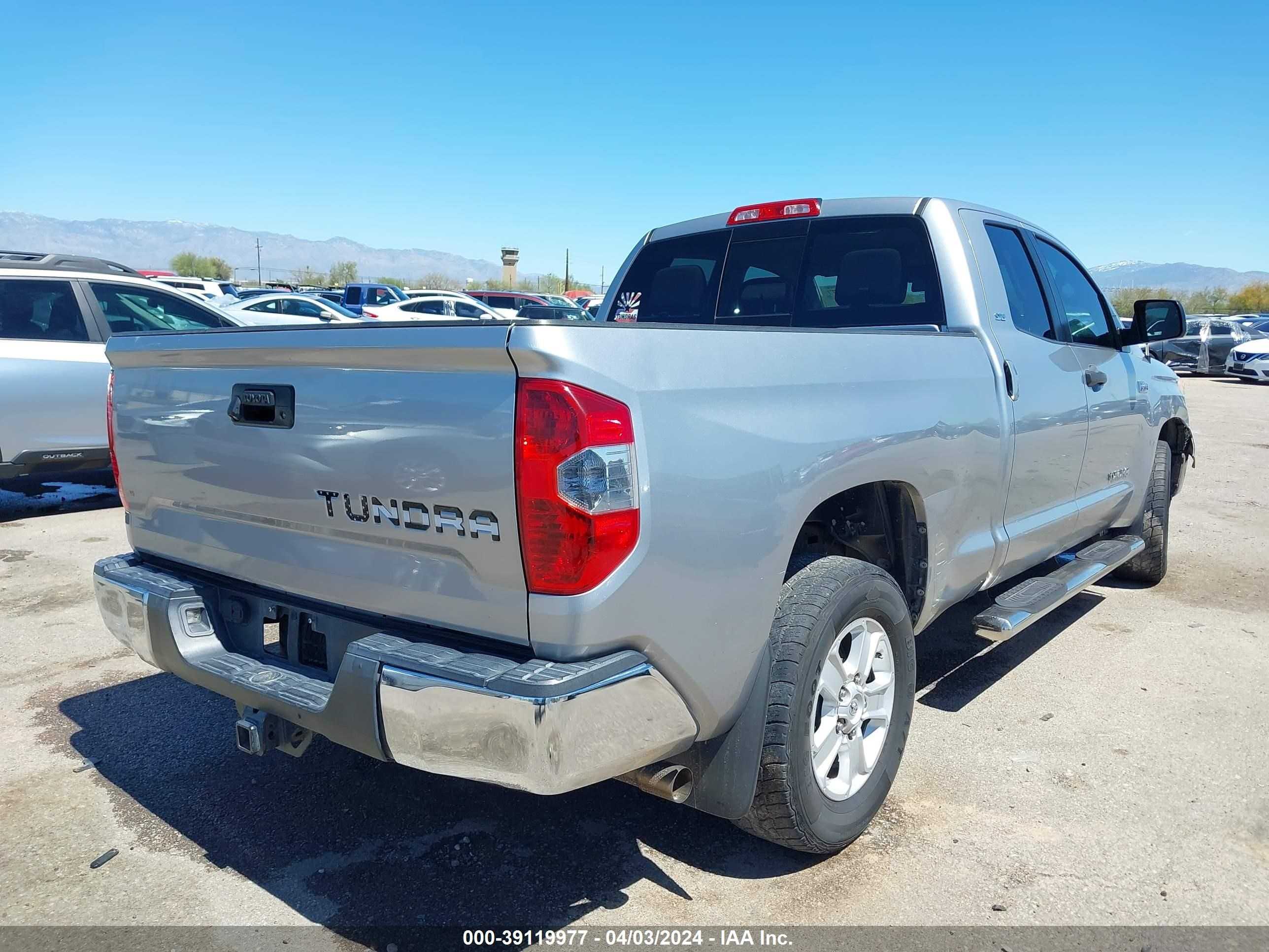 Photo 3 VIN: 5TFRY5F16EX158385 - TOYOTA TUNDRA 