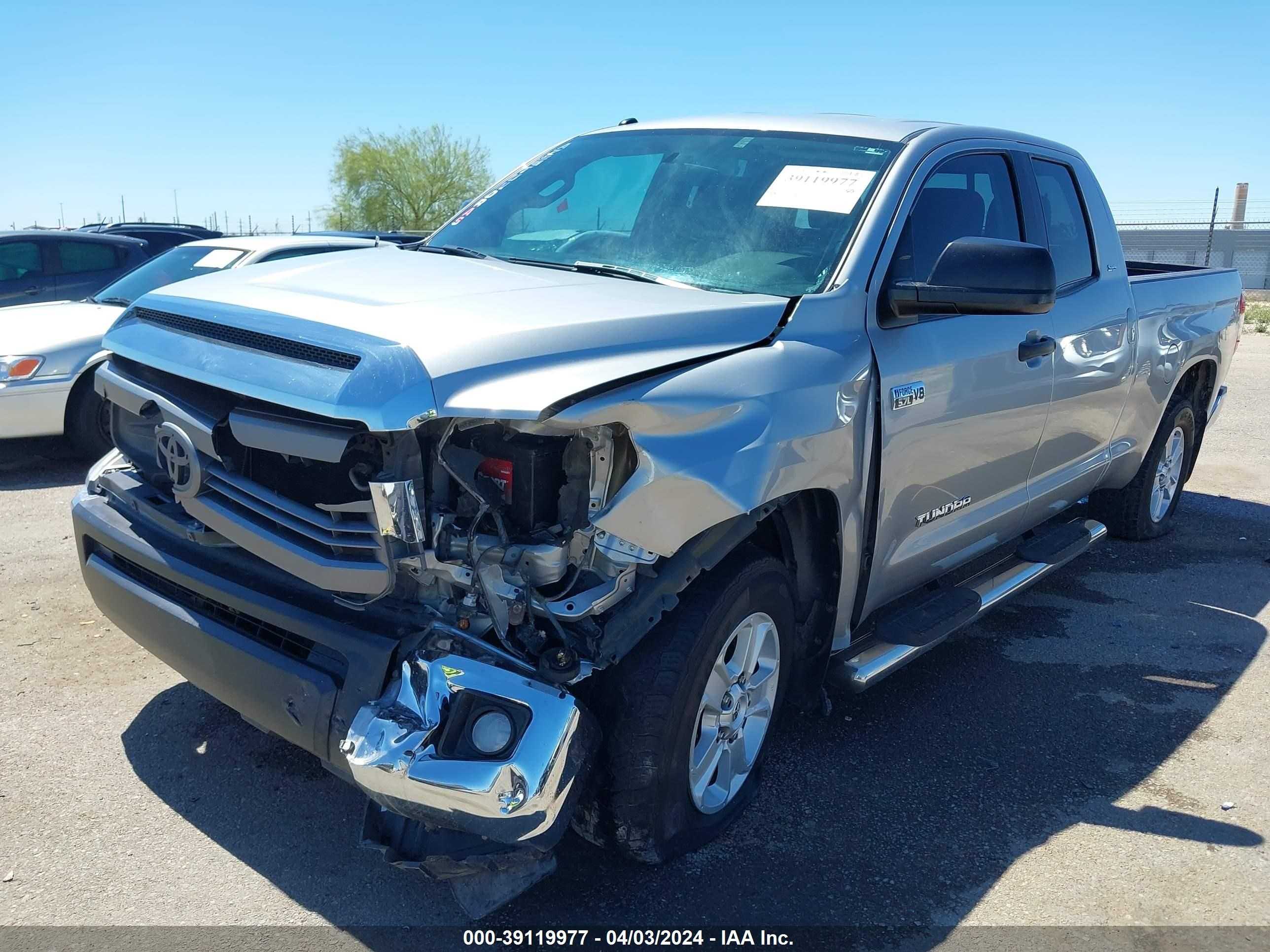 Photo 5 VIN: 5TFRY5F16EX158385 - TOYOTA TUNDRA 