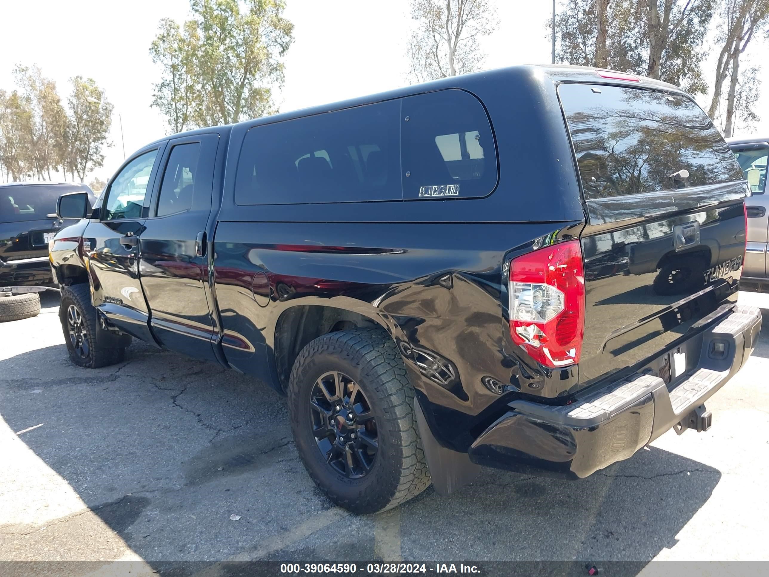 Photo 13 VIN: 5TFRY5F16EX169824 - TOYOTA TUNDRA 